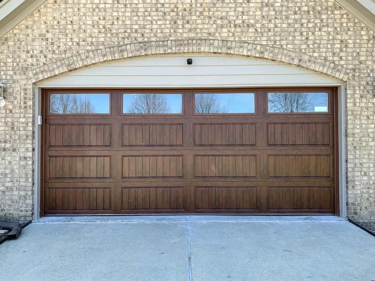 Proyecto de puertas de garaje finalizado en Benamaurel
